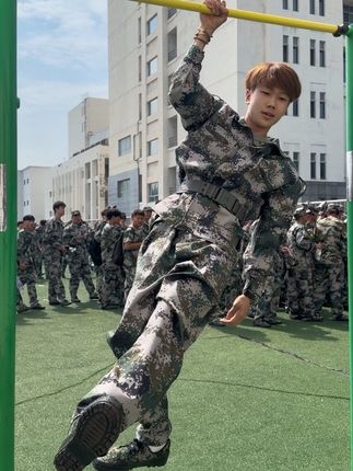 이중 그림자 효과로 국경절 두 배 즐기기